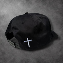 Load image into Gallery viewer, WR Globe Snapback - Black
