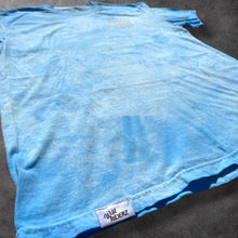 Load image into Gallery viewer, WR Globe Tee – Fiji Blue Tie Dye
